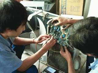 坐拥亿万的家电服务市场蛋糕，就真的是块硬骨头?