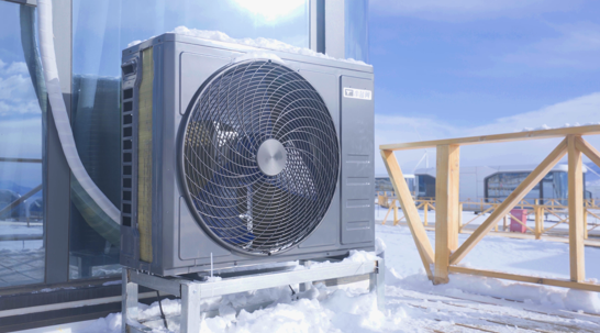 直面赛里木湖“极寒之境”：TCL空调小蓝翼系列开启冬季性能巅峰挑战